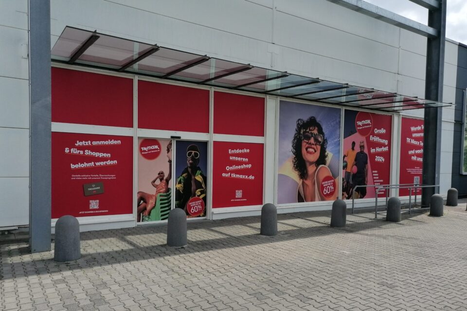 TJ maxx retail window graphics